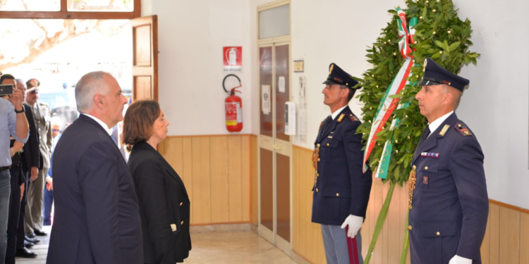 Lamorgese e Capo Polizia ricordano gli agenti di scorta