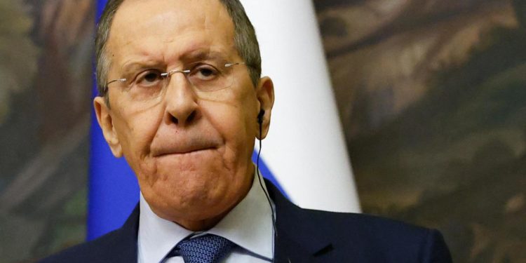 Lavrov: “Chi vuole sconfitta Russia non conosce la storia”