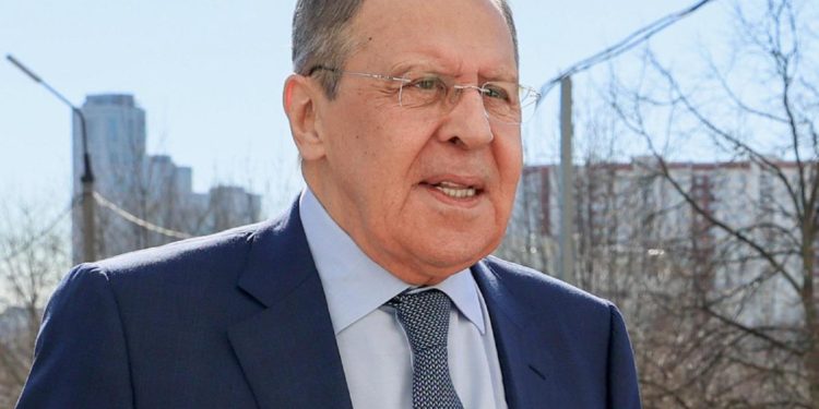 Ucraina, Lavrov: “Sanzioni non spezzeranno volontà popolo Russia”