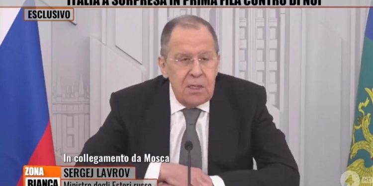 Lavrov a Zona Bianca, Mediaset: “Parole deliranti ma intervista fotografa storia”