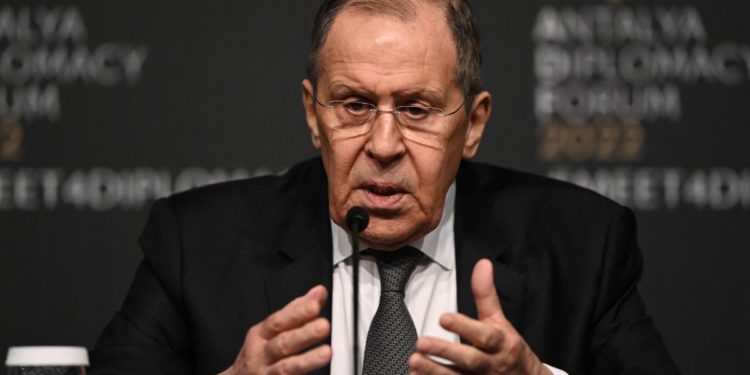 Lavrov: “Occidente ha dichiarato guerra totale a Russia”