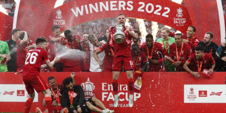 Liverpool vince FA Cup, infortunio per Salah in finale