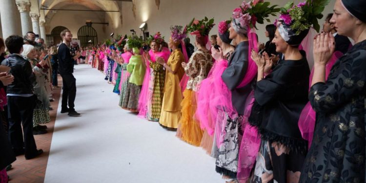 Tumori, Défilé della rinascita: una sfilata per sostenere coraggio donne in collaborazione con L’Oréal Italia