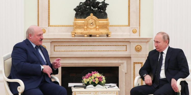 Ucraina-Russia, Lukashenko a Mosca: incontrerà Putin