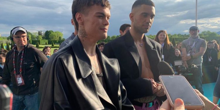 Eurovision 2022, Mahmood e Blanco chiudono sfilata tra ovazioni fan