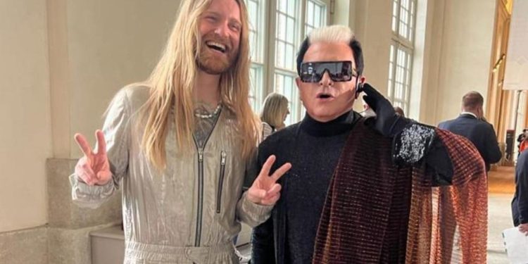 Eurovision 2022, Malgioglio: “Se vince l’Italia sfilo in perizoma!”