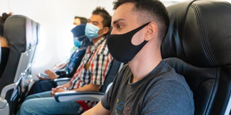 Mascherine in aereo, cosa cambia da lunedì 16 maggio