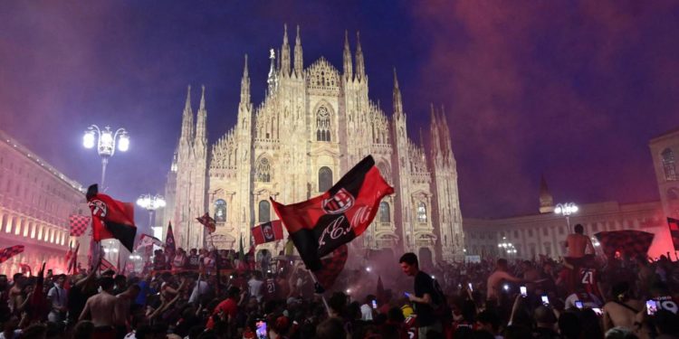 Berlusconi: “Profonda emozione rivedere scudetto su maglie Milan”