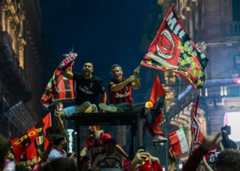 Scudetto Milan, bus scoperto a Milano: il percorso