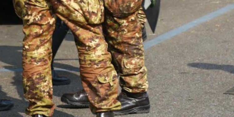 Cagliari, attentato incendiario contro comando Esercito