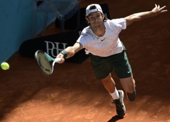 Atp Madrid 2022, Musetti si ritira e Zverev ai quarti