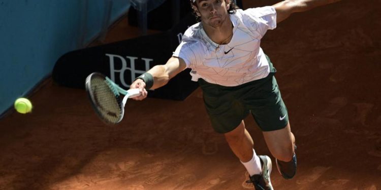 Atp Madrid 2022, Musetti si ritira e Zverev ai quarti