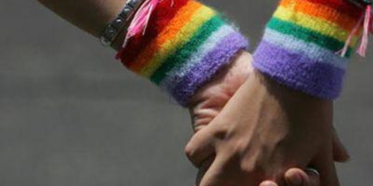 Omofobia, diffuse le discriminazioni soprattutto tra i giovani