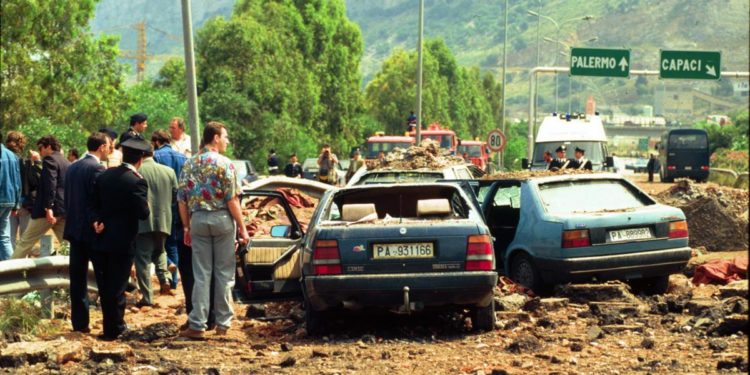 Falcone, a 30 anni da strage di Capaci zone d’ombra e misteri