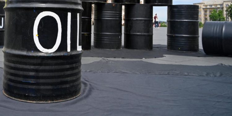 Petrolio Russia, oleodotto esentato da embargo Ue