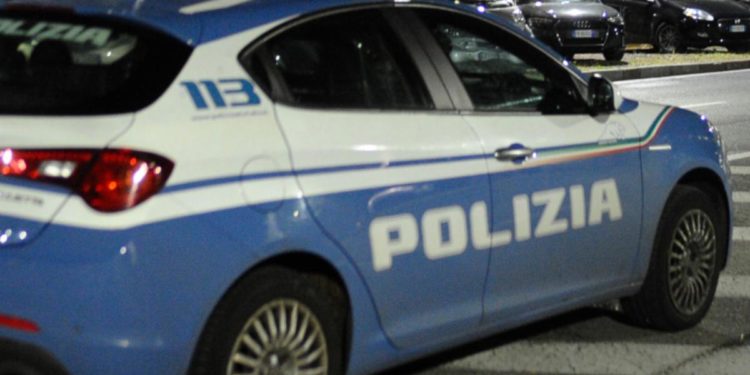 Giallo a Varese, cadavere in strada con segni di violenza
