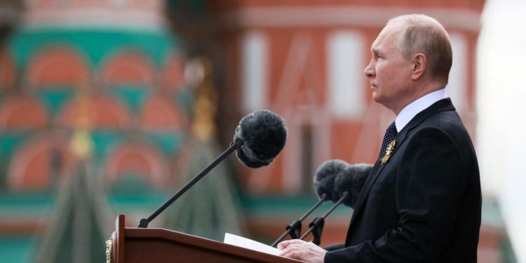 Ucraina, Cardini: “Discorso Putin? Non è affatto un pazzo, molto più equilibrato di Biden”