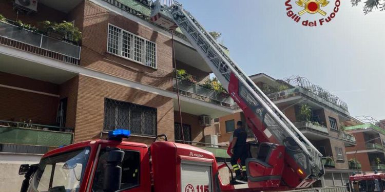 Roma, incendio in un attico all’Aurelio: morto un uomo