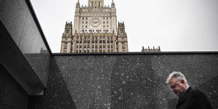 Russia: “Condizioni Zelensky? Non sono parole costruttive”