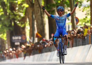 Giro d’Italia 2022, Yates trionfa a Torino