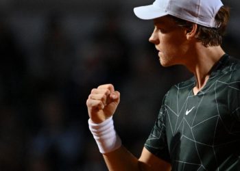 Internazionali d’Italia 2022, Sinner batte Fognini e va agli ottavi