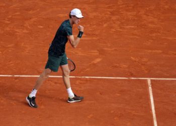 Atp Madrid, Sinner salva 3 match point e approda al secondo turno