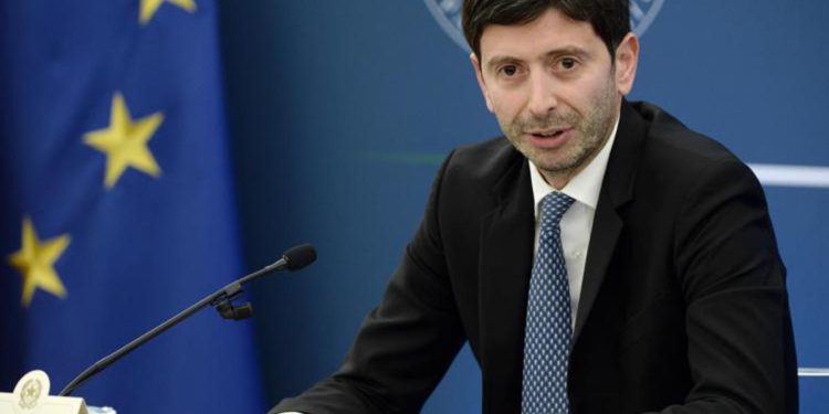 Covid Italia, Speranza: “150mila vite salvate dai vaccini”