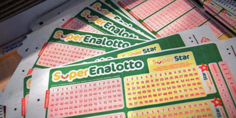 Superenalotto, numeri estrazione vincente oggi 21 maggio