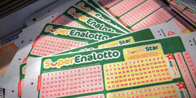 Superenalotto, numeri estrazione vincente oggi 28 maggio