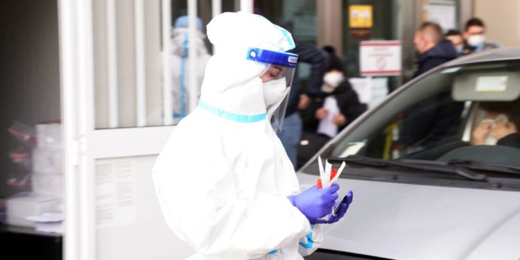 Covid oggi Italia, 40.757 contagi e 105 morti: bollettino 1 maggio