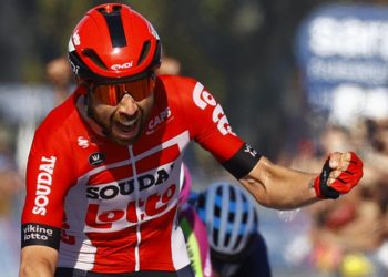 Giro d’Italia oggi, De Gendt vince in fuga tappa Napoli