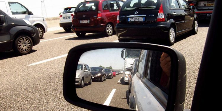 Ora ci sono gli incentivi 2022, mancano le auto