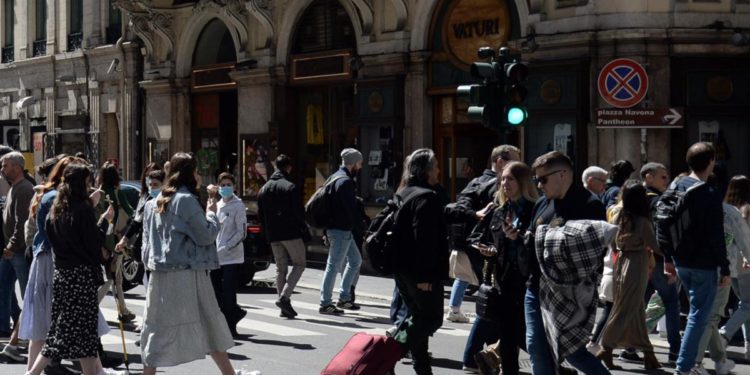 Covid oggi Italia, 9.820 contagi e 80 morti: bollettino 23 maggio