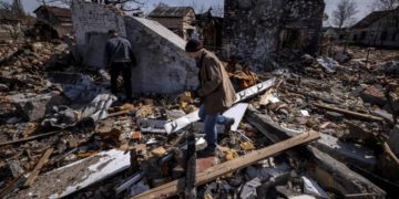 Ucraina, Russia assedia Severodonetsk: morti e feriti sotto le bombe
