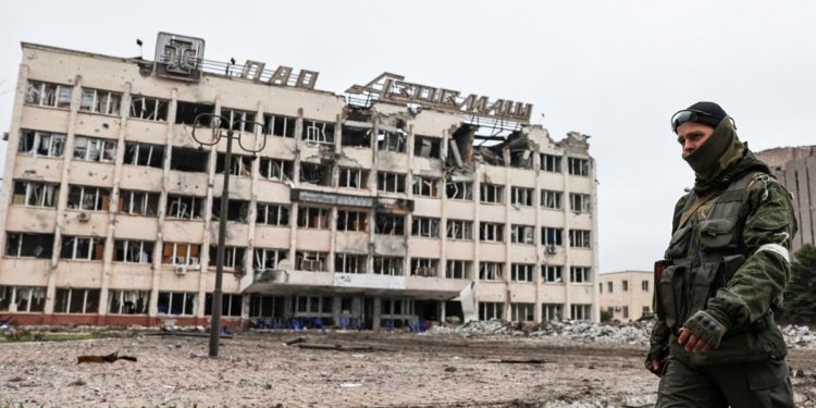 Ucraina, Kiev: “Russia prepara parata 9 maggio a Mariupol”