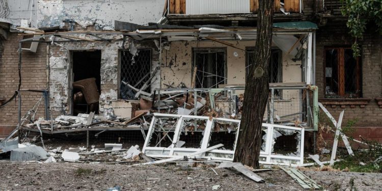 Ucraina, bombe su Severodonetsk. Gb verso invio navi guerra per proteggere grano