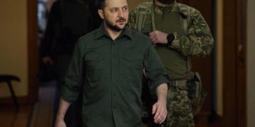 Ucraina, Zelensky: “Inferno in Donbass”. Da Usa altri aiuti per 40 mld