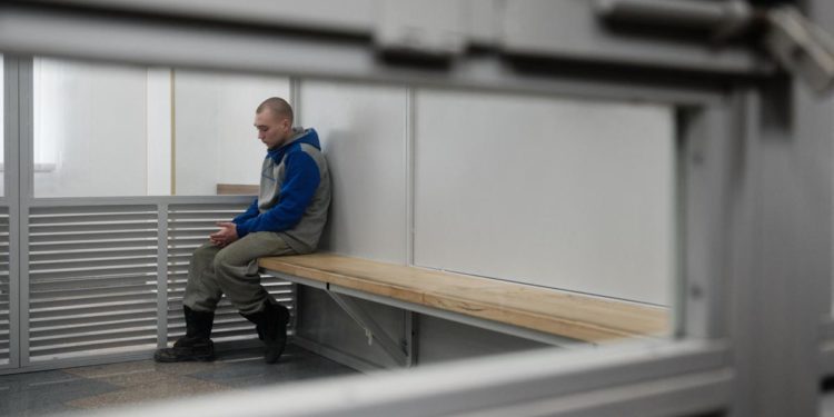 Ucraina, ergastolo a primo soldato russo accusato di crimini guerra