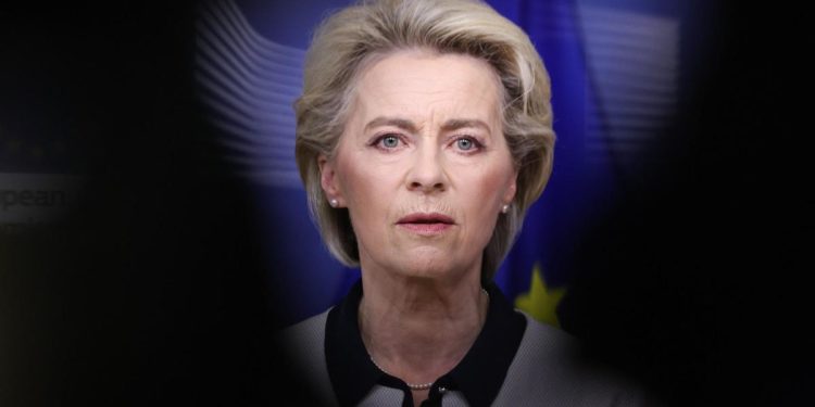 Ucraina, Von der Leyen: “Sanzioni Ue mordono economia Russia”