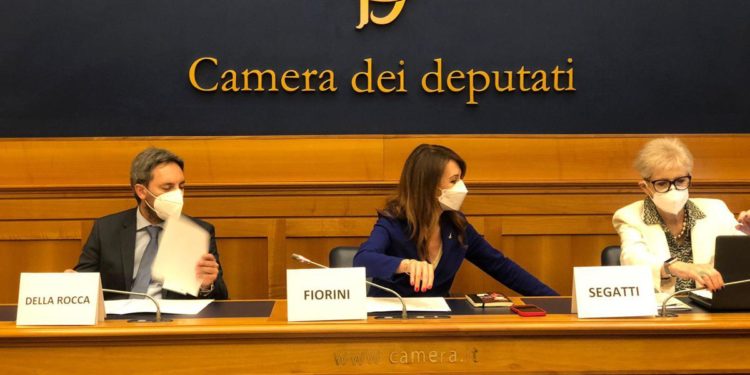 Tumori, Della Rocca: “Proposta legge importante. Malattia oncologica colpisce corpo e psiche”