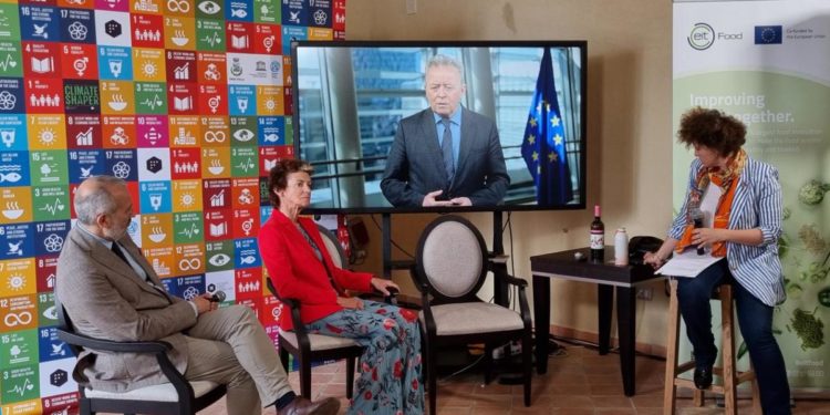 Ucraina, Wojciechowski: “Guerra è anche minaccia a sicurezza alimentare”