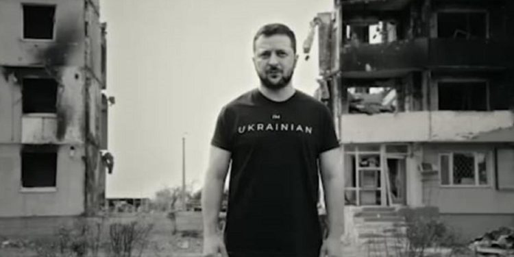 Ucraina, Zelensky: “La Russia come i nazisti”