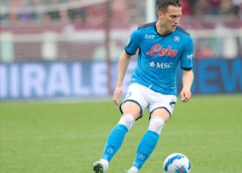 Spezia-Napoli 0-3, incidenti tra tifosi e match fermo per 10 minuti