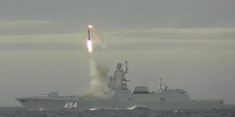 Russia testa missile ipersonico, cos’è e cosa è in grado di fare