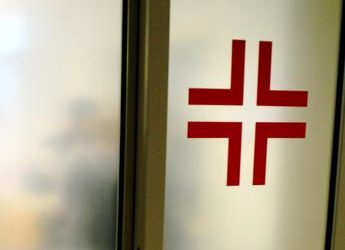 Napoli, bimba in ospedale per aver ingerito droga: indagini