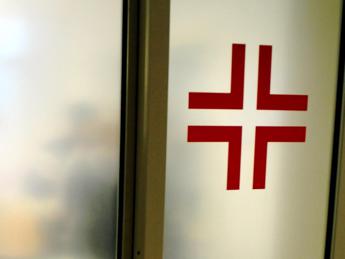 Napoli, bimba in ospedale per aver ingerito droga: indagini