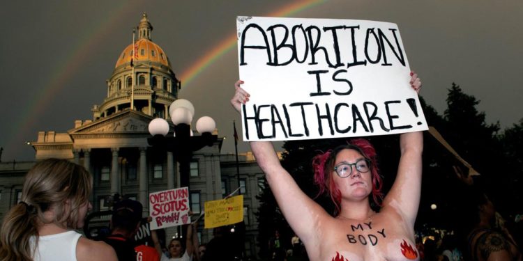 Aborto Usa, clinica Mississippi: “Non ci arrendiamo, aperti altri 10 giorni”