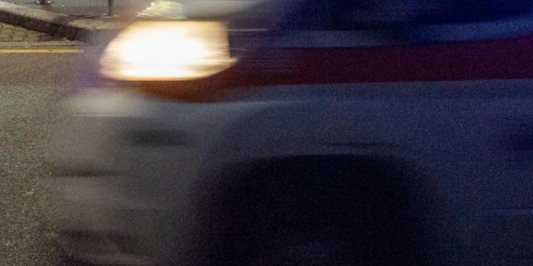 Roma, bus investe due pedoni: sono gravi