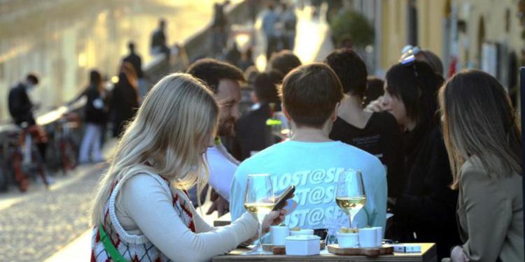 Covid oggi Italia, 62.704 contagi e 62 morti: bollettino 21 giugno