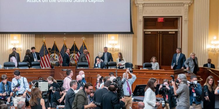 Assalto a Capitol Hill, “Trump sapeva dei manifestanti armati”